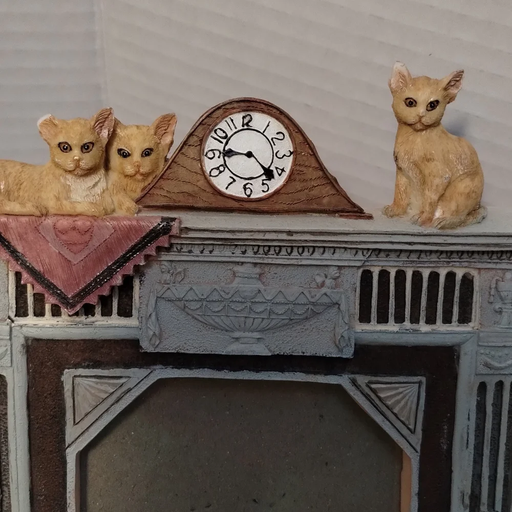 Hand Painted Charming Cat-Themed Mantelpiece Frame/Wall Decor
